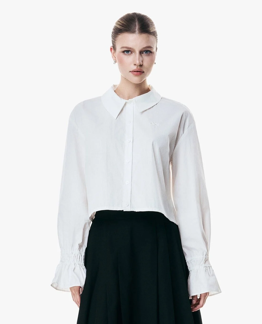 Áo sơ mi nữ cổ bẻ tay nhún phom croptop