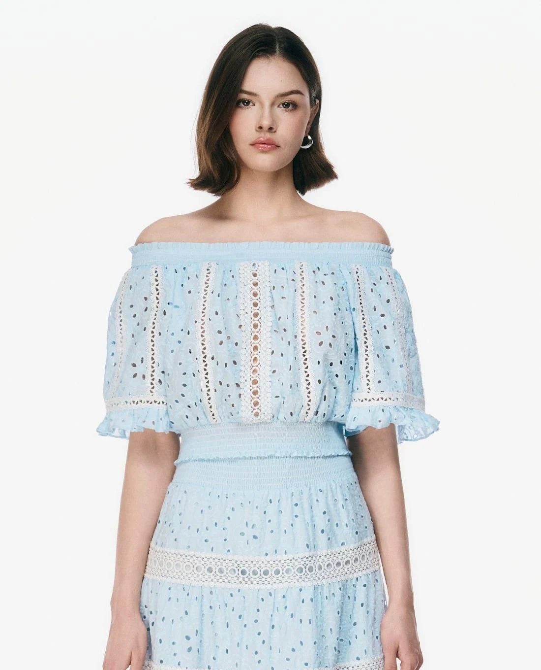 Áo trễ vai nữ tay lửng viền ren phom croptop